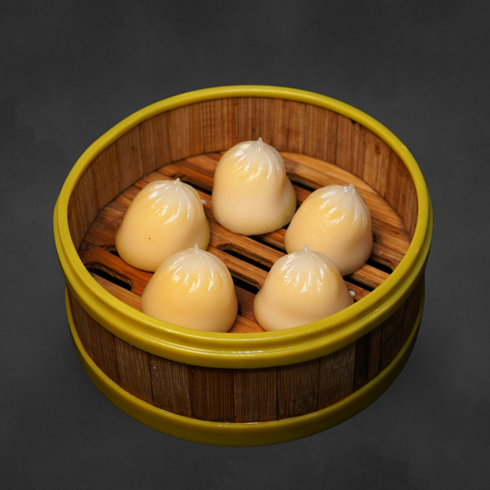 Egg Custard Crystal Dumpling / 奶皇水晶包