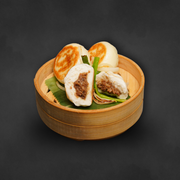 Steamed Black Pepper Beef Bun / 黑椒和牛煎包